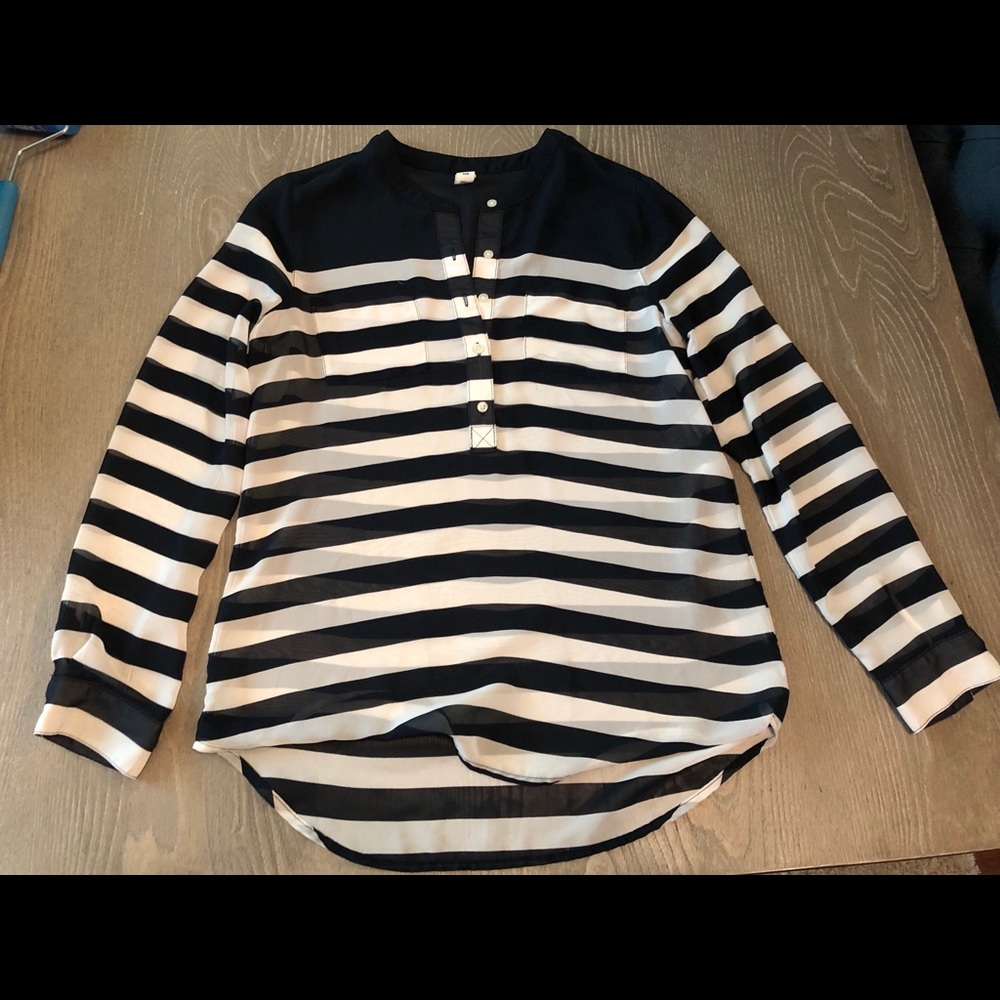 Old Navy chiffon blouse
